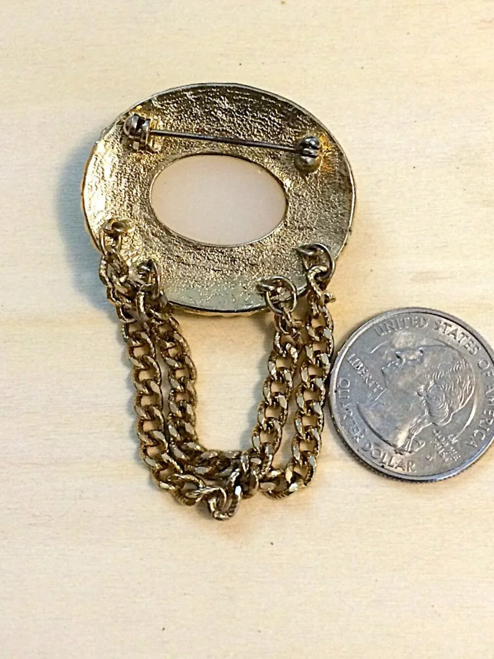 Vintage Gold Tone Faux Pearl Cabochon Brooch Pin with Hanging Chains